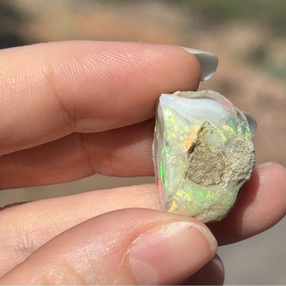 Iridescent Rainbow White Opal Gemstone - Picture 11 of 15